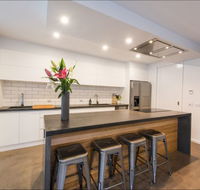 The Bright House - Accommodation QLD