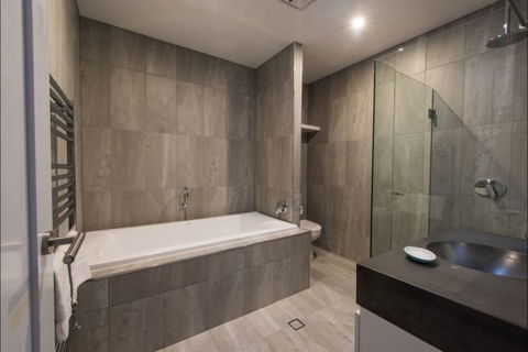The Bright House - Accommodation QLD 1