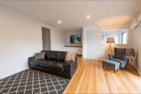 The Bright House - Accommodation QLD 2