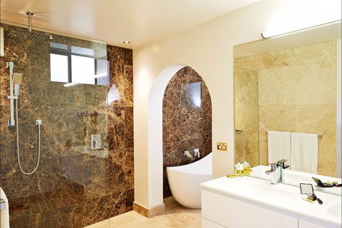 The Suites, Villa Belgravia - Accommodation QLD 2