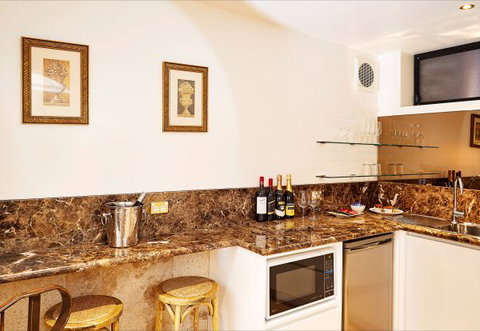 The Suites, Villa Belgravia - Accommodation QLD 3