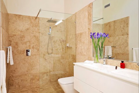 The Suites, Villa Belgravia - Accommodation QLD 8