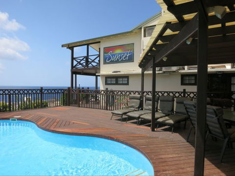 The Sunset - Accommodation QLD 0