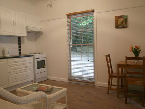 Tudor Cottages Mount Dandenong - Accommodation QLD 5