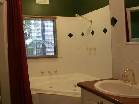 Tudor Cottages Mount Dandenong - Accommodation QLD 6