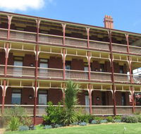 Yarra House - Accommodation QLD