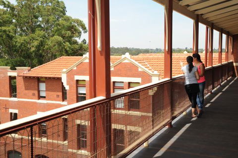 Yarra House - Accommodation QLD 8