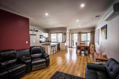 192 Page Drive Blanchetown -River Shack Rentals - Accommodation QLD 5