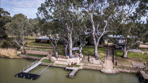 192 Page Drive Blanchetown -River Shack Rentals - Accommodation QLD 9