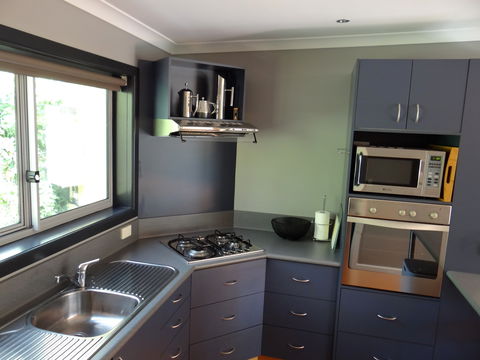 A Bach Of Bright - Accommodation QLD 3