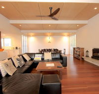 Cavvanbah Seaside Cottage - Accommodation QLD