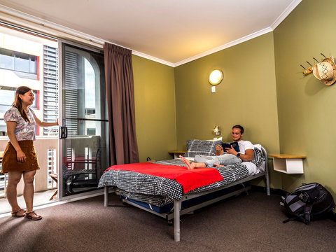 Adelaide Central YHA - Accommodation QLD 1