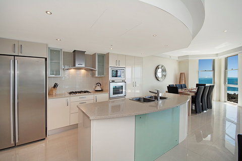 Aqua Vista Luxury Resort - Accommodation QLD 4