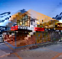 Astor Hotel and Astor Suites - Accommodation QLD