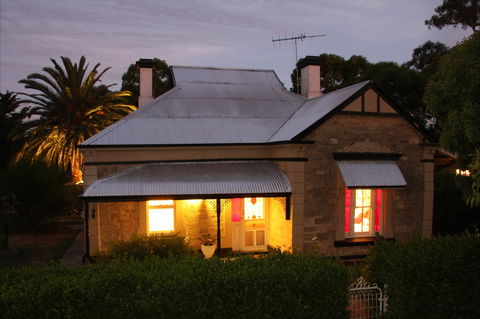Azalea Cedar-Rose Villa - Accommodation QLD 7