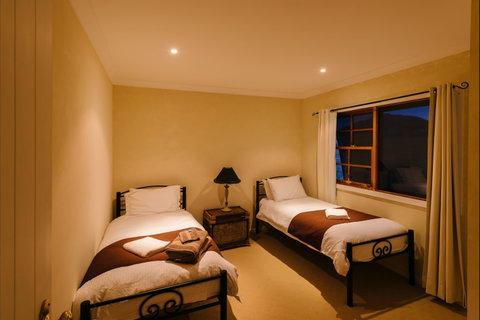 Barrington Hideaway- River Cottages - Accommodation QLD 3