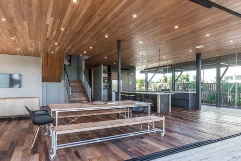 Beach Box - Accommodation QLD 4