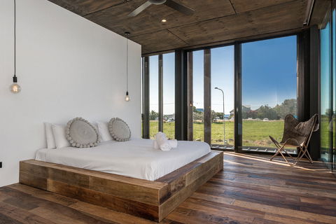 Beach Box - Accommodation QLD 9