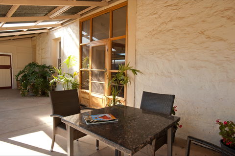 Black Jack Get-A-Way - Nana's Home - Accommodation QLD 0