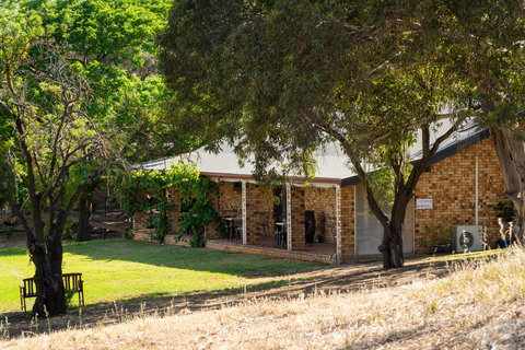 Blickinstal Barossa Valley Retreat - Accommodation QLD 5