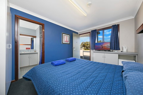 Border Village Roadhouse - Accommodation QLD 6