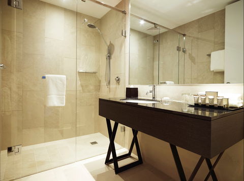 Burbury Hotel - Accommodation QLD 5