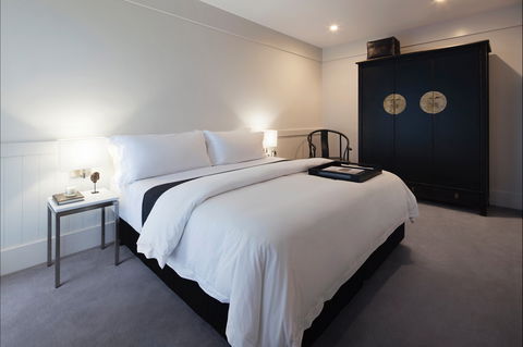 Burbury Hotel - Accommodation QLD 6