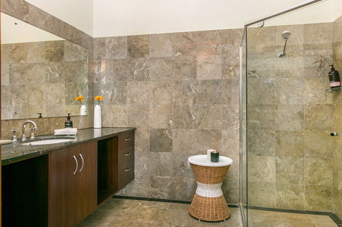 Casa Dan - Accommodation QLD 8