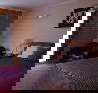 Centrepoint Motel - Accommodation QLD