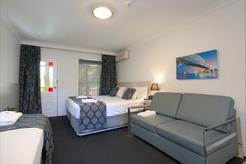 Central Railway Hotel - Accommodation QLD 1
