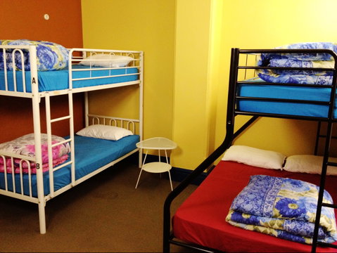 Central Perk Backpackers - Accommodation QLD 3