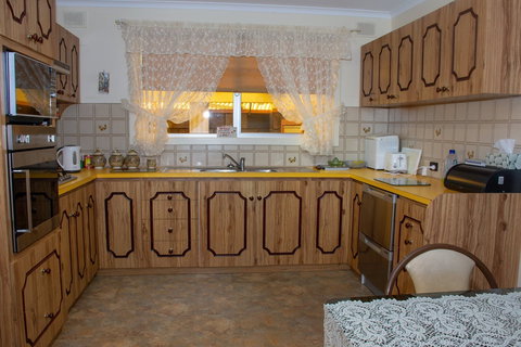 Chrissie's Palace - Accommodation QLD 1