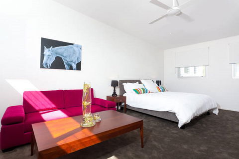 Clique Two - Accommodation QLD 4