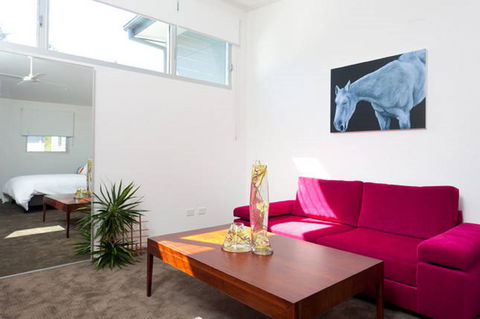 Clique Two - Accommodation QLD 5