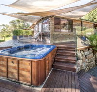 Coach House Hill Cottage - Accommodation QLD