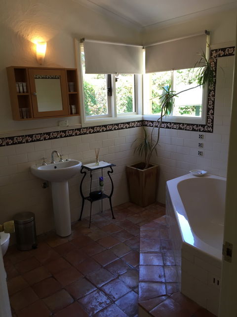 Dennis Cottage - Accommodation QLD 5