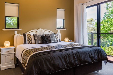 Downton Villa - Accommodation QLD 1