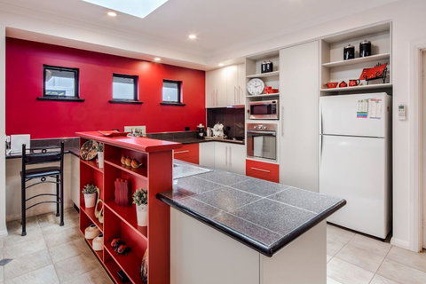 Downton Villa - Accommodation QLD 4