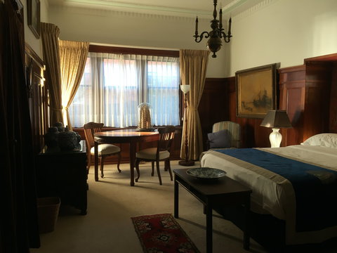 Eastern Beach Art House - Accommodation QLD 1