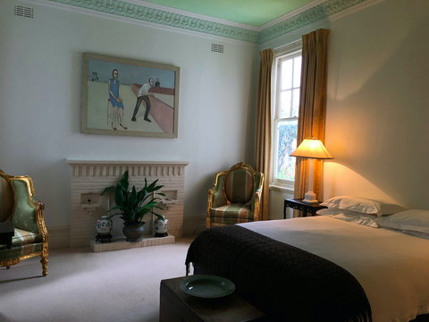 Eastern Beach Art House - Accommodation QLD 2