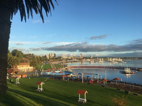 Eastern Beach Art House - Accommodation QLD 8