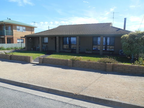 Family Ties - Accommodation QLD 1