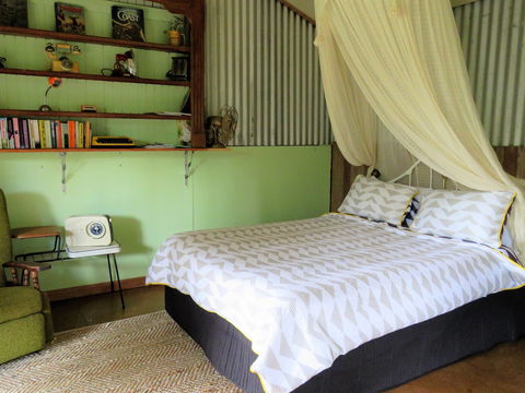 Fig Tree Retro Studio - Accommodation QLD 4