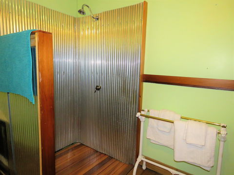 Fig Tree Retro Studio - Accommodation QLD 9