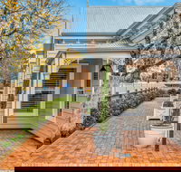 Grandview Accommodation - The Elm Tree Apartments - Accommodation QLD