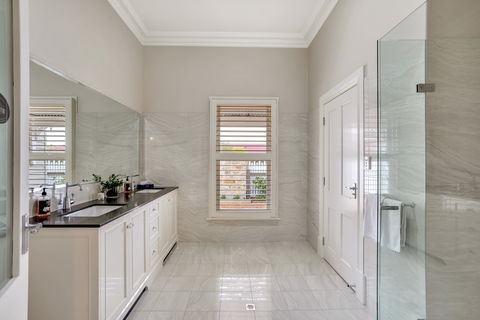 Grandview Accommodation - The Elm Tree Apartments - Accommodation QLD 8