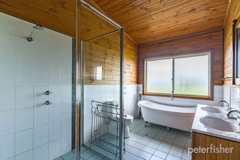 Gunya - Accommodation QLD 1