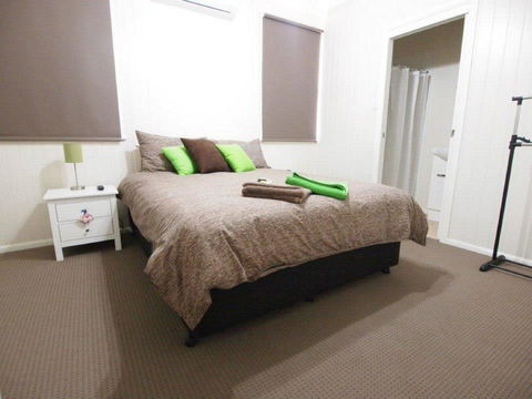 Hayden House - Accommodation QLD 0