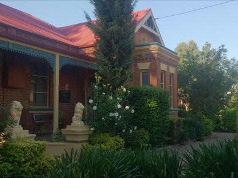 Boutique Motel Sefton House - Accommodation QLD 0