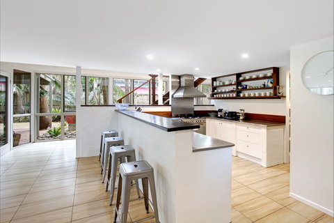 Jimmy's Beach House: Belongil Beach - Accommodation QLD 6